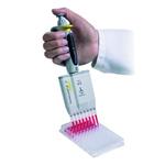 Pipetta Multicanale Transferpette S-8/S-12, volume variabile, Tipo S-12 , Capacità 30 - 300 µl, Incrementi 0,5 µl, Puntale 2 - 200, 5 - 300, 5 - 100*, 5 - 200* µl, Accuratezza Max. Vol. 0,6 (£ ± A%), Precisione Max. Vol 0,3 (£ CV%) - Pz/Cf. 1