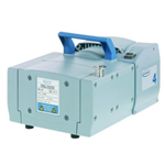 Pompe a membrana Serie NT, Alluminio, Tipo MD 12 NT , Dimensioni (L x P x H) 554 x 260 x 359 mm, Portata (50/60 Hz) 201 / 221 L / min, Vuoto  Finale 2 mbar, N° di steps 3 , Spina UK  - Pz/Cf. 1